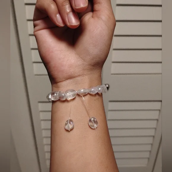 Women’s Semi-Precious Clear Beaded Stretch Bracelet – Adjustable - Picture 4 of 4